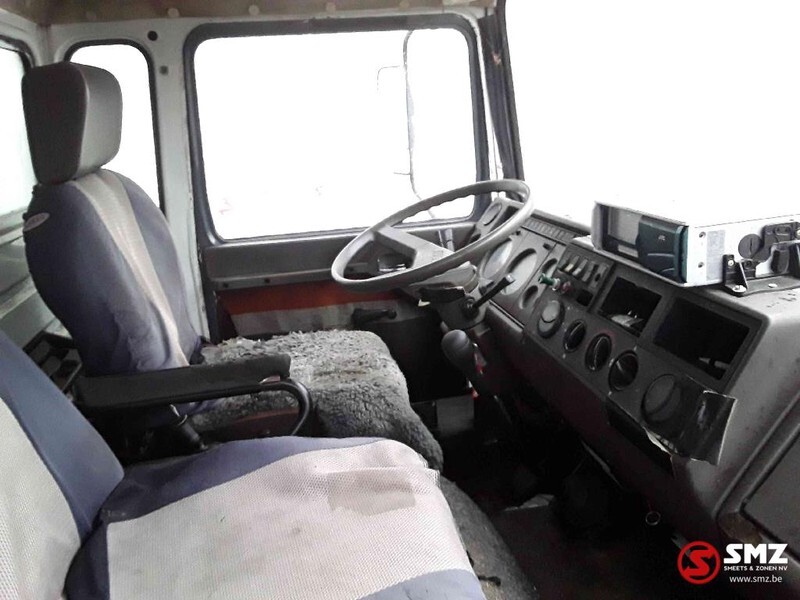 Interior photo 1: 牲畜运输车 Iveco Magirus 80 16 horse truck Interior photo 1: 牲畜运输车 Iveco Magirus 80 16 horse truck