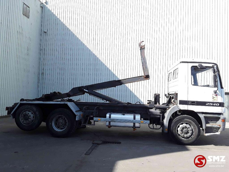 Mercedes-Benz Actros 2540 6x2 francais - 集装箱运输车/ 可拆卸车身的卡车:图4 Mercedes-Benz Actros 2540 6x2 francais - 集装箱运输车/ 可拆卸车身的卡车:图4