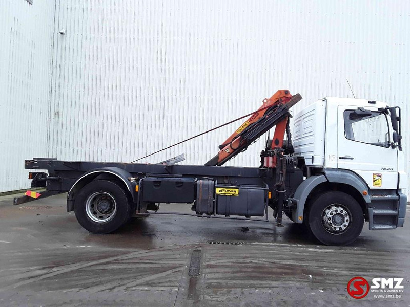 Mercedes-Benz Axor 1823 Palfinger pk4501 - 栏板式/ 平板卡车, 起重车:图4 Mercedes-Benz Axor 1823 Palfinger pk4501 - 栏板式/ 平板卡车, 起重车:图4