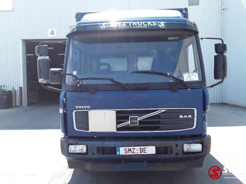Volvo FL 220 - 厢式卡车:图2 Volvo FL 220 - 厢式卡车:图2