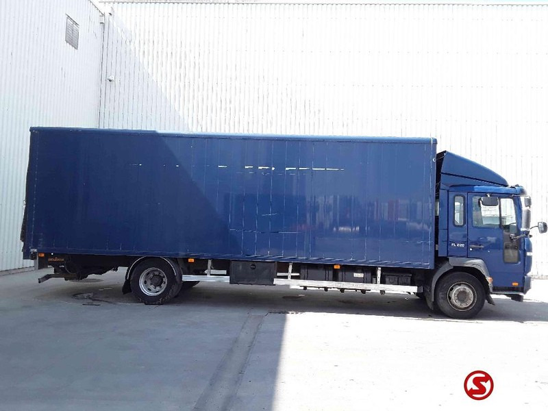 Volvo FL 220 - 厢式卡车:图4 Volvo FL 220 - 厢式卡车:图4
