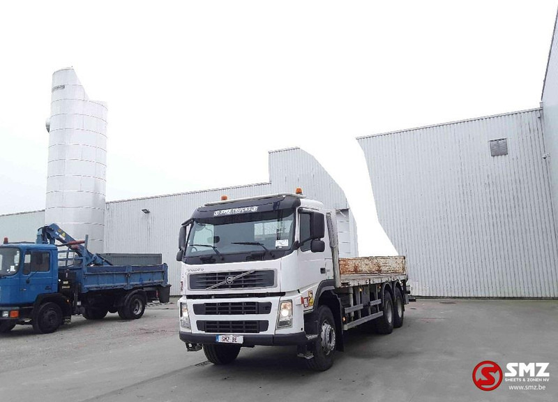 Volvo FM 6x4 - 栏板式/ 平板卡车, 起重车:图3 Volvo FM 6x4 - 栏板式/ 平板卡车, 起重车:图3