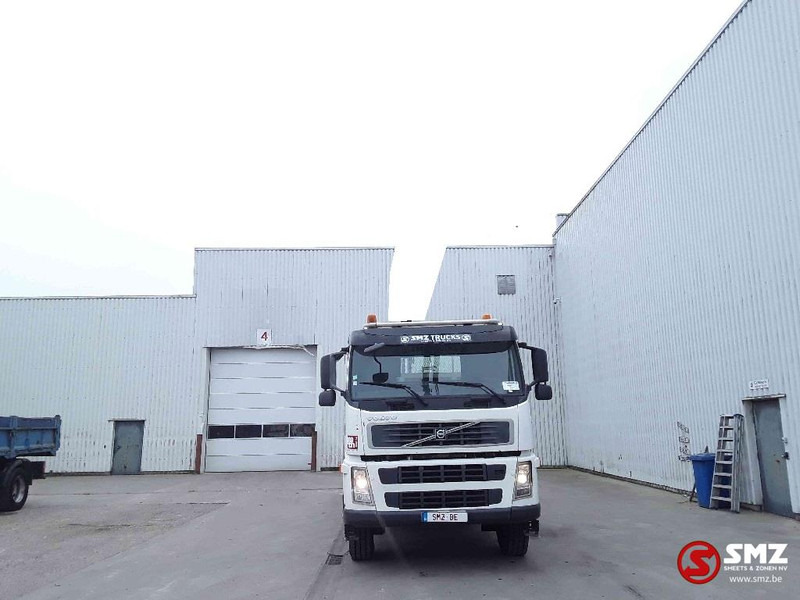 Volvo FM 6x4 - 栏板式/ 平板卡车, 起重车:图2 Volvo FM 6x4 - 栏板式/ 平板卡车, 起重车:图2