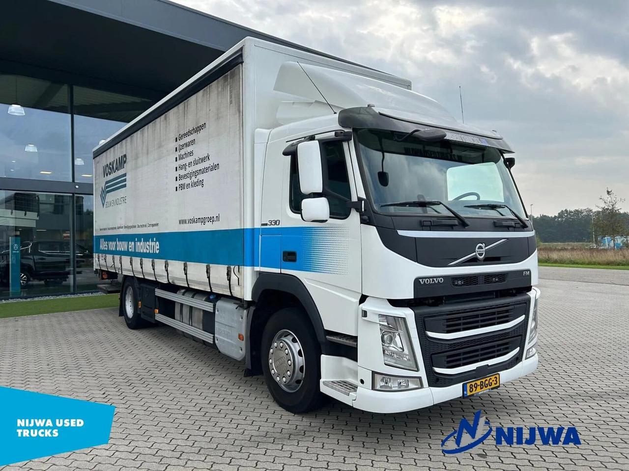 Volvo FM 330 Schuifzeil + Laadklep - 侧帘卡车:图2 Volvo FM 330 Schuifzeil + Laadklep - 侧帘卡车:图2