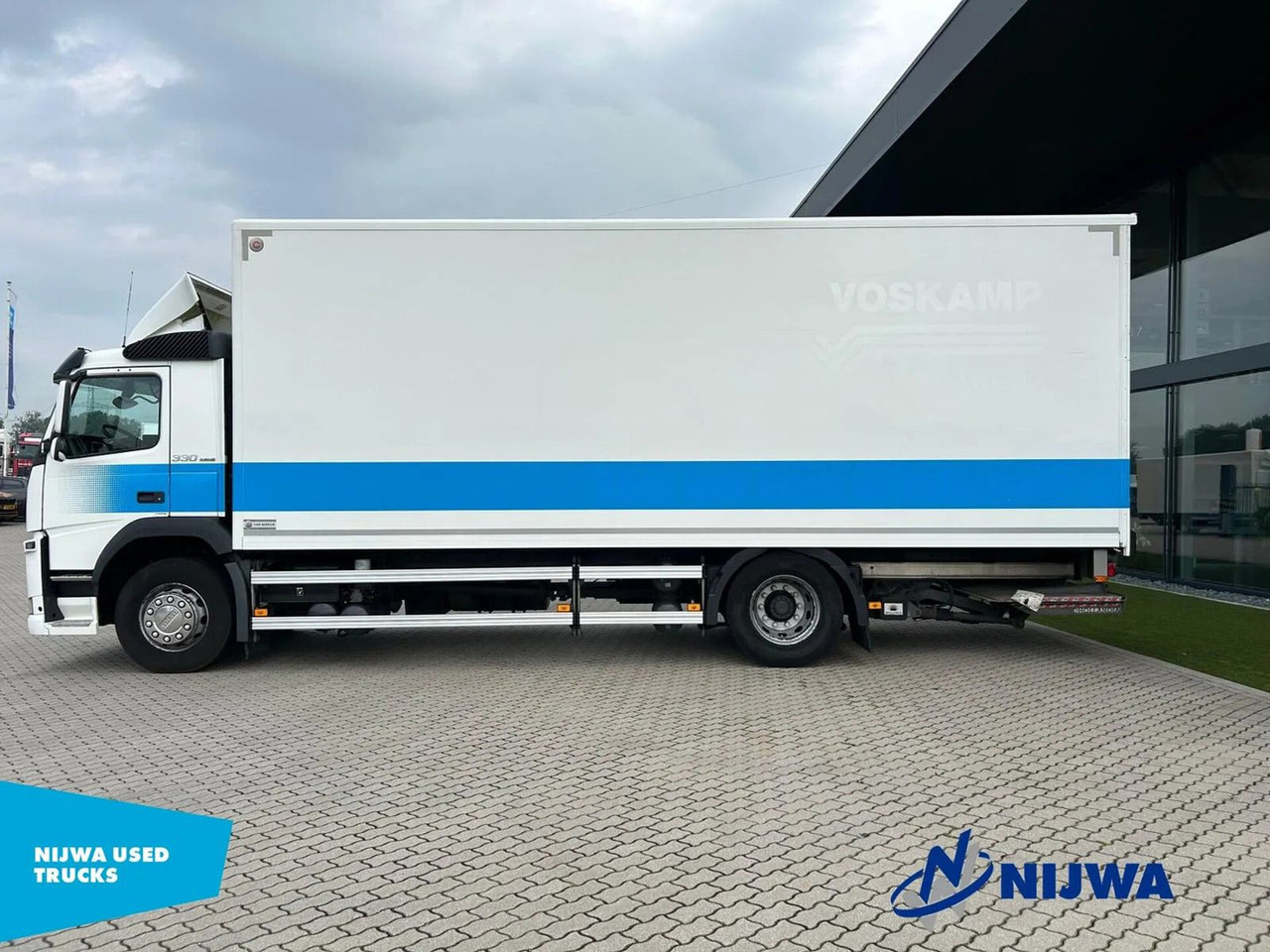 Volvo FM 330 Schuifzeil + Laadklep - 侧帘卡车:图5 Volvo FM 330 Schuifzeil + Laadklep - 侧帘卡车:图5