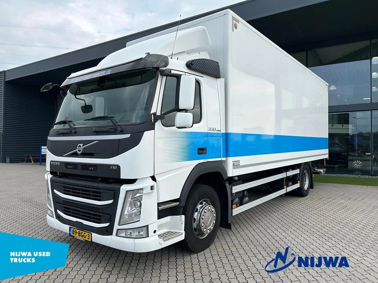 Volvo FM 330 Schuifzeil + Laadklep - 侧帘卡车:图1 Volvo FM 330 Schuifzeil + Laadklep - 侧帘卡车:图1