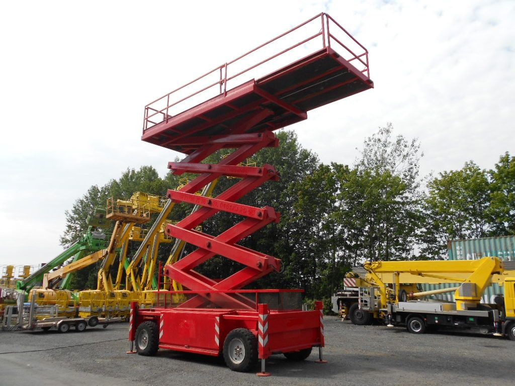 Scherenarbeitsbühne Liftlux SL205-25D4WD, AH 22 Scherenarbeitsbühne Liftlux SL205-25D4WD, AH 22 - 剪式升降机:图3 Scherenarbeitsbühne Liftlux SL205-25D4WD, AH 22 Scherenarbeitsbühne Liftlux SL205-25D4WD, AH 22 - 剪式升降机:图3