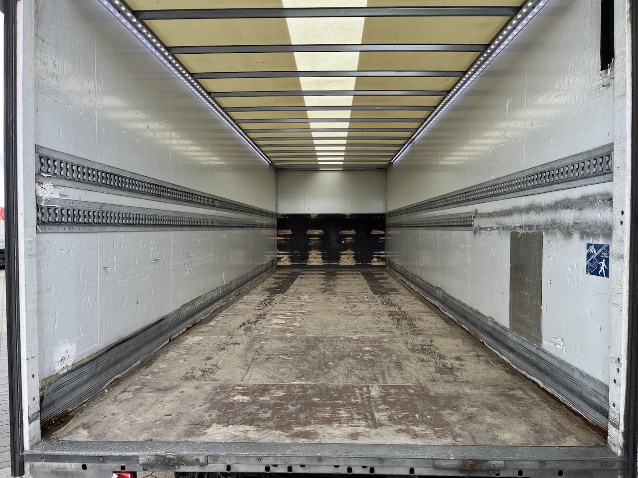 Iveco 120E25 Eurocargo 4x2 Koffer | Ladebordwand - 厢式卡车:图3 Iveco 120E25 Eurocargo 4x2 Koffer | Ladebordwand - 厢式卡车:图3