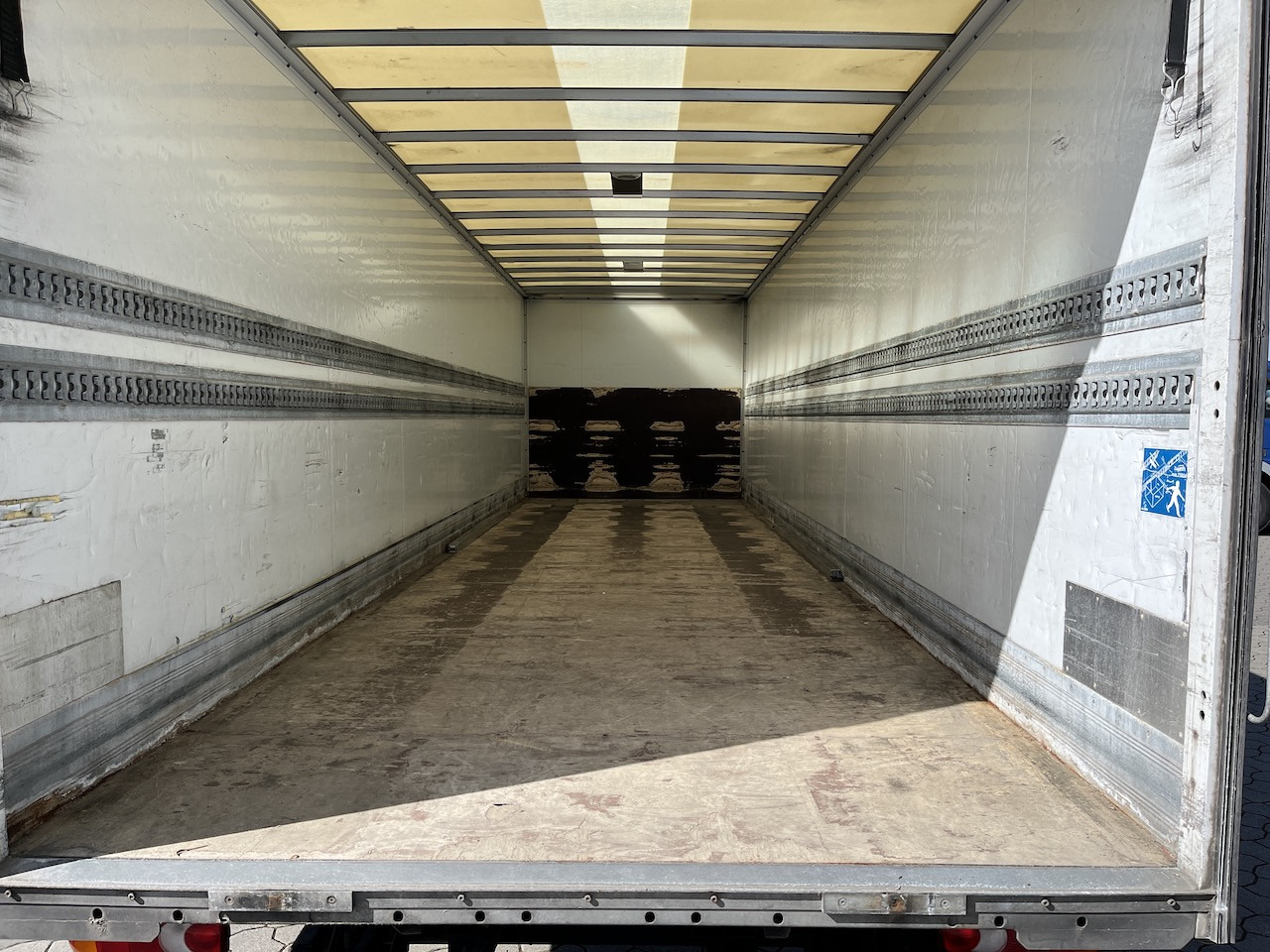 Iveco 120E25 Eurocargo 4x2 Koffer | Ladebordwand - 厢式卡车:图3 Iveco 120E25 Eurocargo 4x2 Koffer | Ladebordwand - 厢式卡车:图3