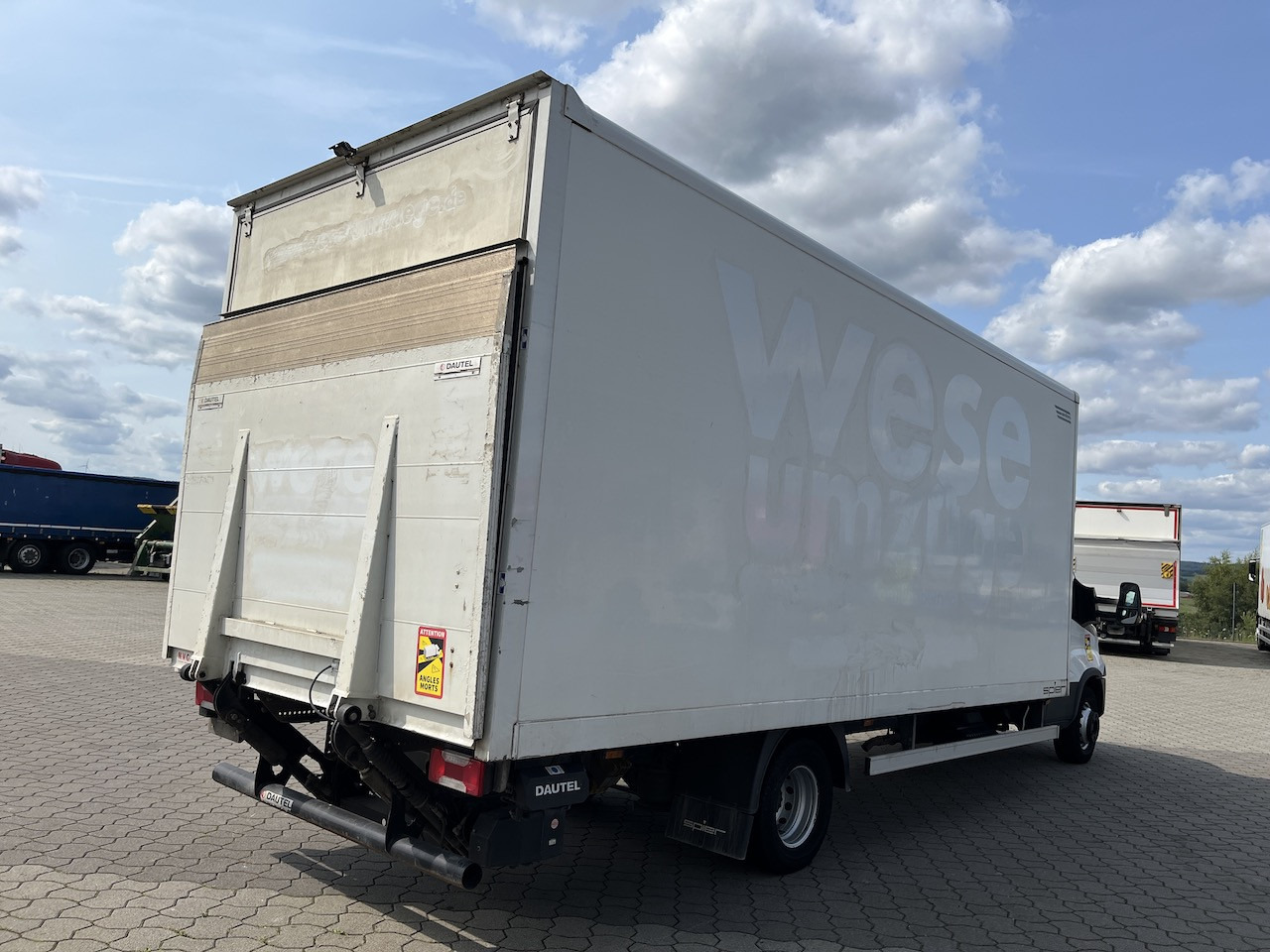 Iveco 70C18 Daily Koffer mit Ladebordwand - 厢式货车:图4 Iveco 70C18 Daily Koffer mit Ladebordwand - 厢式货车:图4