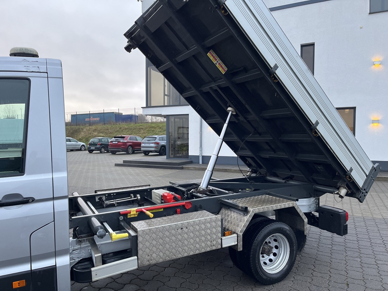 MAN TGE 3.180 4x2 Zwillingsbereift - 翻斗货车:图2 MAN TGE 3.180 4x2 Zwillingsbereift - 翻斗货车:图2