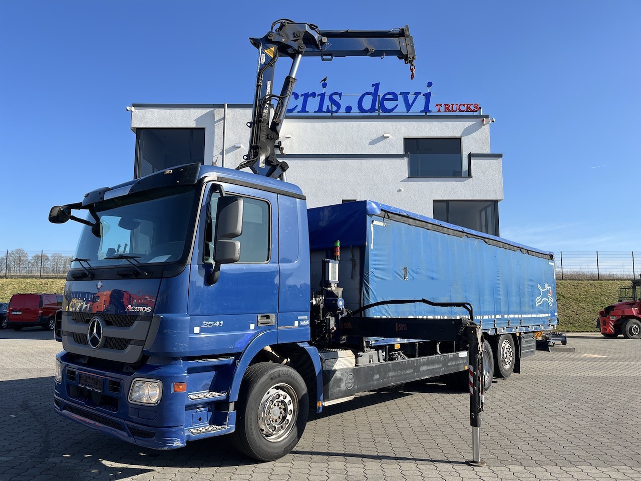 Mercedes-Benz 2541 6x2 Atlas 135.2E Pritsche 8,20 m Ausziehbar - 侧帘卡车, 起重车:图1 Mercedes-Benz 2541 6x2 Atlas 135.2E Pritsche 8,20 m Ausziehbar - 侧帘卡车, 起重车:图1