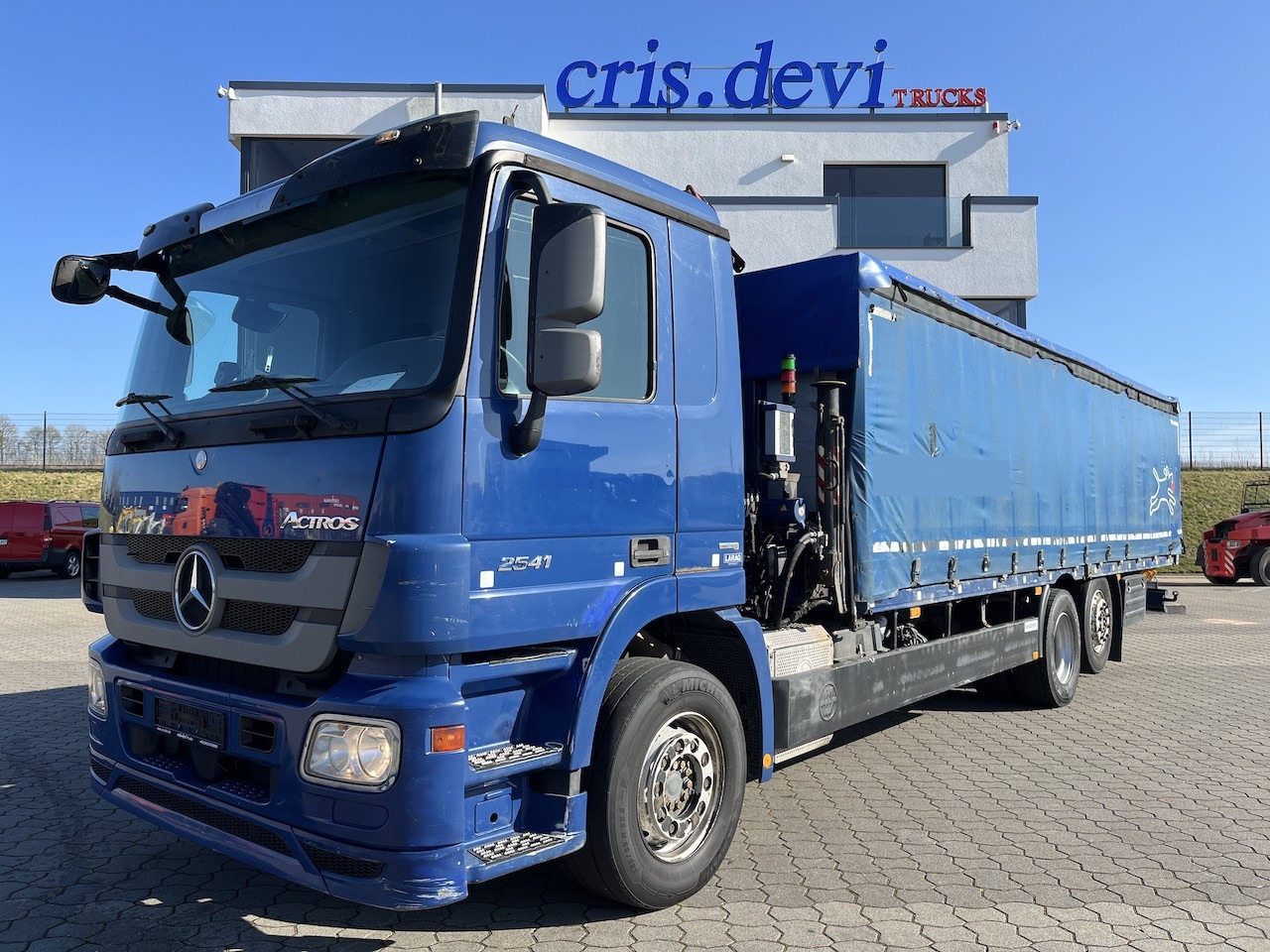 Mercedes-Benz 2541 6x2 Atlas 135.2E Pritsche 8,20 m - 侧帘卡车, 起重车:图1 Mercedes-Benz 2541 6x2 Atlas 135.2E Pritsche 8,20 m - 侧帘卡车, 起重车:图1