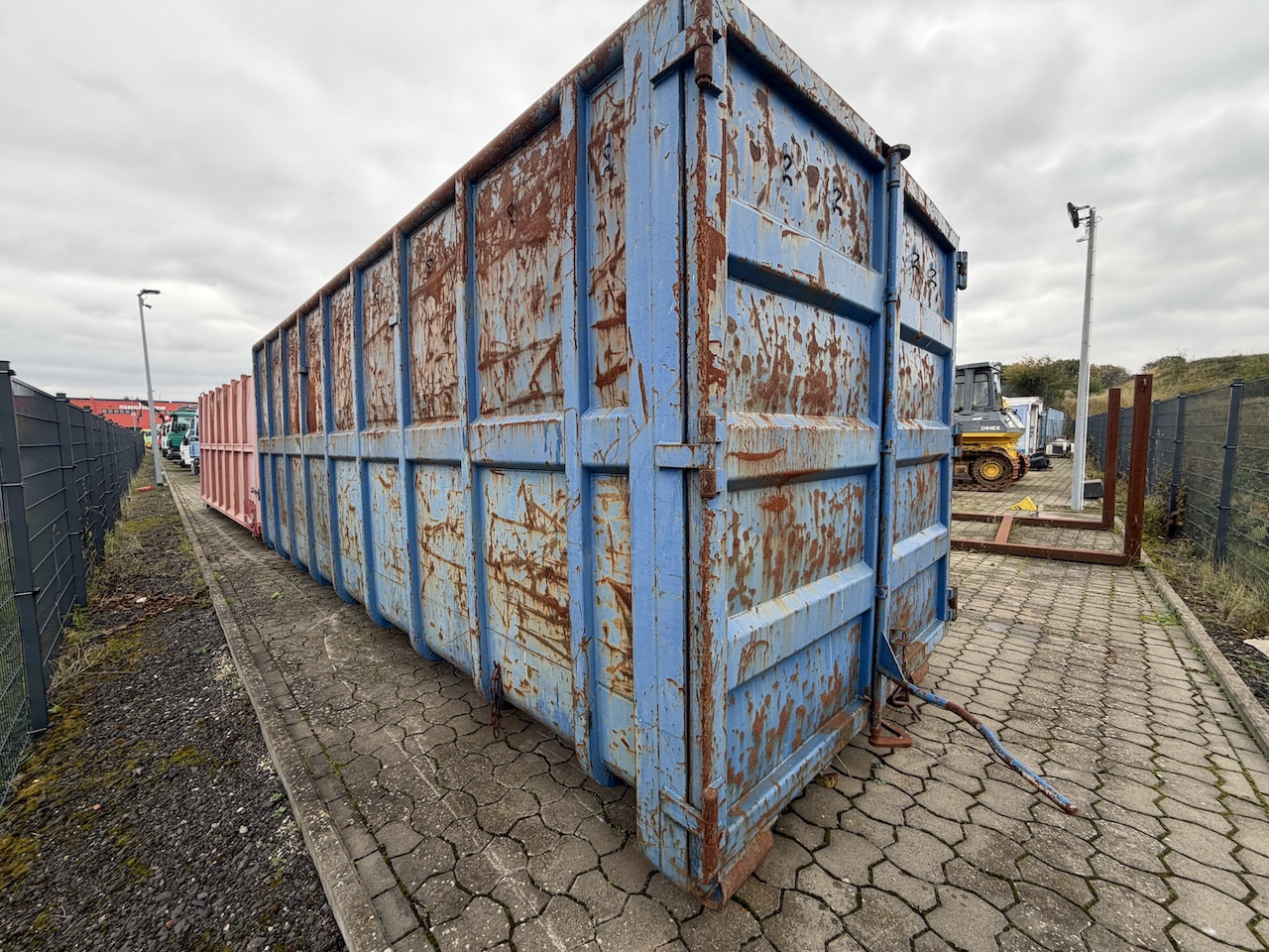 Mercedes-Benz Abrollcontainer Abrollmulde 37 cbm - 卡车:图2 Mercedes-Benz Abrollcontainer Abrollmulde 37 cbm - 卡车:图2