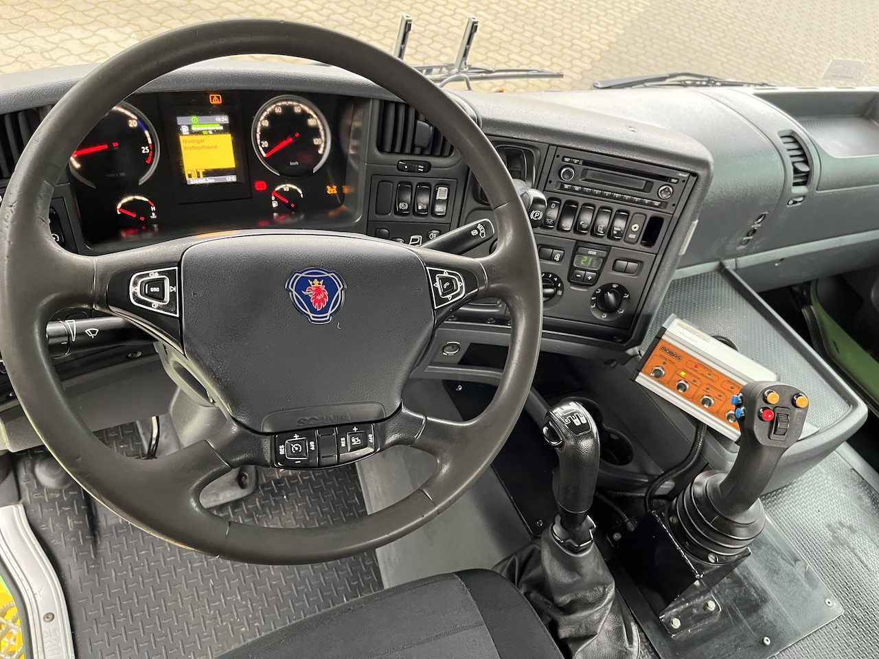 Scania G 450 8x4  Trösch Abrollkipper - 吊钩升降车:图2 Scania G 450 8x4  Trösch Abrollkipper - 吊钩升降车:图2