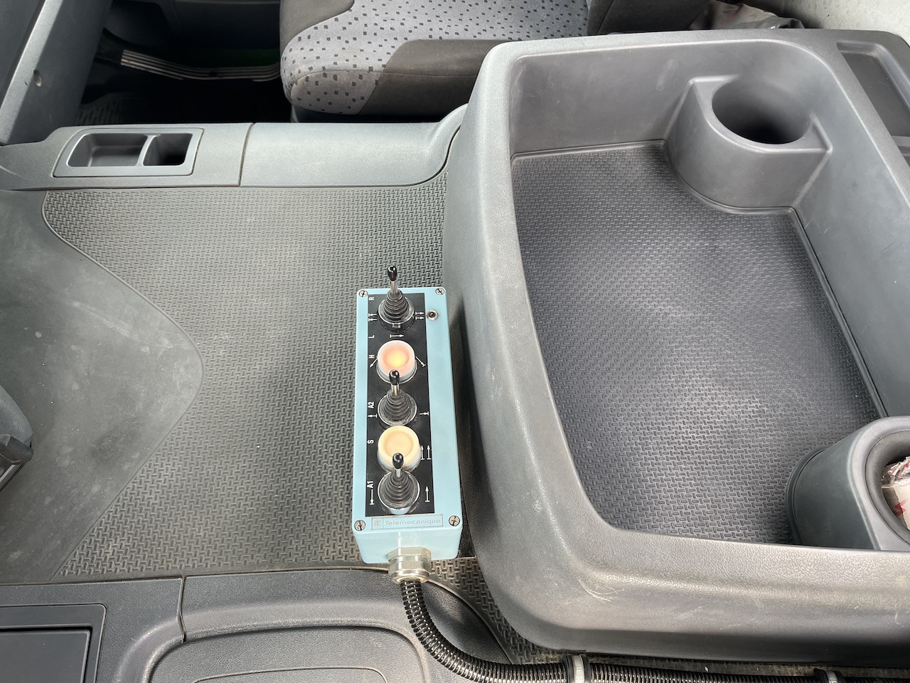 Scania P360 6x2 Trösch Absetzkipper Container - 箕斗装载车:图4 Scania P360 6x2 Trösch Absetzkipper Container - 箕斗装载车:图4