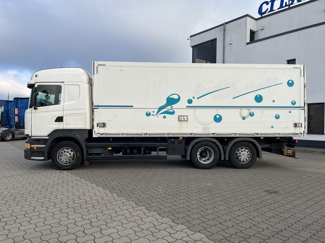 Scania R 450 6x2 Geränke Lenkachse Retarder - 厢式卡车:图4 Scania R 450 6x2 Geränke Lenkachse Retarder - 厢式卡车:图4