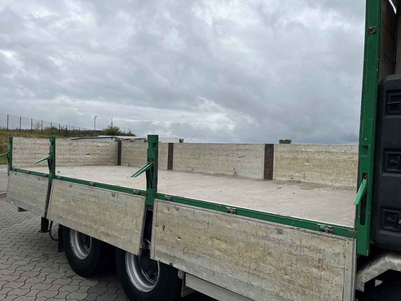 Volvo FM 440 8x4 Palfinger PK 44002 Wechselsystem - 栏板式/ 平板卡车, 起重车:图5 Volvo FM 440 8x4 Palfinger PK 44002 Wechselsystem - 栏板式/ 平板卡车, 起重车:图5