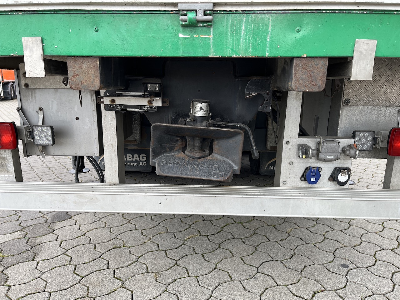 Volvo FM 440 8x4 Palfinger PK 44002 Wechselsystem - 栏板式/ 平板卡车, 起重车:图4 Volvo FM 440 8x4 Palfinger PK 44002 Wechselsystem - 栏板式/ 平板卡车, 起重车:图4
