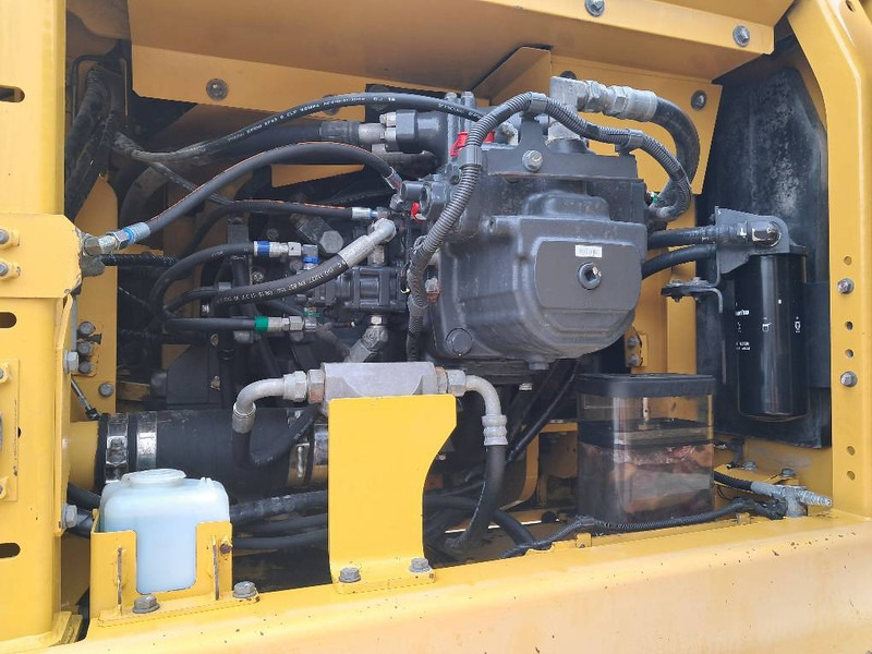 Komatsu HB365LC-3 Hybrid - 履带式挖掘机:图2 Komatsu HB365LC-3 Hybrid - 履带式挖掘机:图2