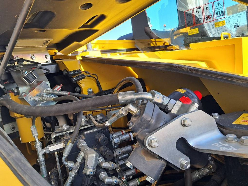 轮式挖掘机 Komatsu PW98MR-11E0:图12 轮式挖掘机 Komatsu PW98MR-11E0:图12