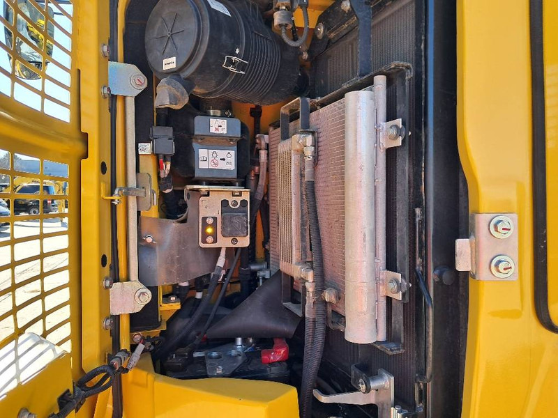 轮式挖掘机 Komatsu PW98MR-11E0:图9 轮式挖掘机 Komatsu PW98MR-11E0:图9