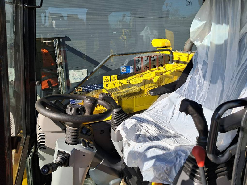 轮式挖掘机 Komatsu PW98MR-11E0:图15 轮式挖掘机 Komatsu PW98MR-11E0:图15