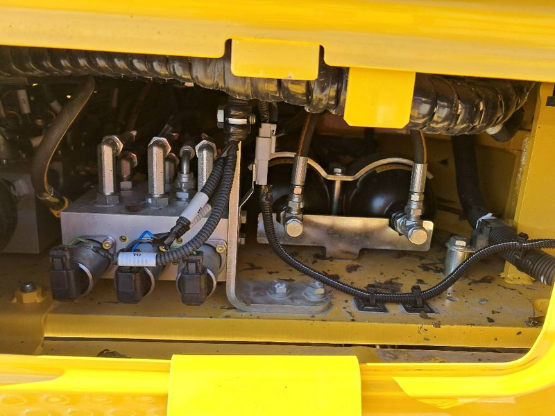轮式挖掘机 Komatsu PW98MR-11E0:图13 轮式挖掘机 Komatsu PW98MR-11E0:图13