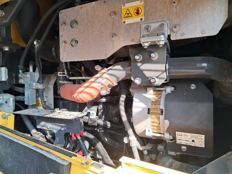 Komatsu WA380-8E0 - 轮式装载机:图4 Komatsu WA380-8E0 - 轮式装载机:图4