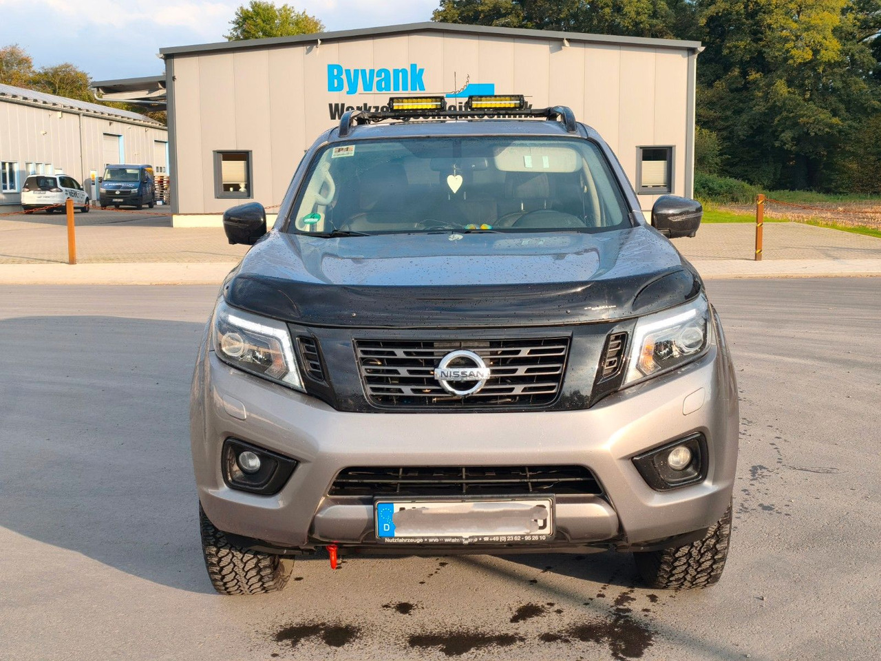 Nissan Navara NP300 N-Guard Double Cab 4x4 - 越野车:图2 Nissan Navara NP300 N-Guard Double Cab 4x4 - 越野车:图2