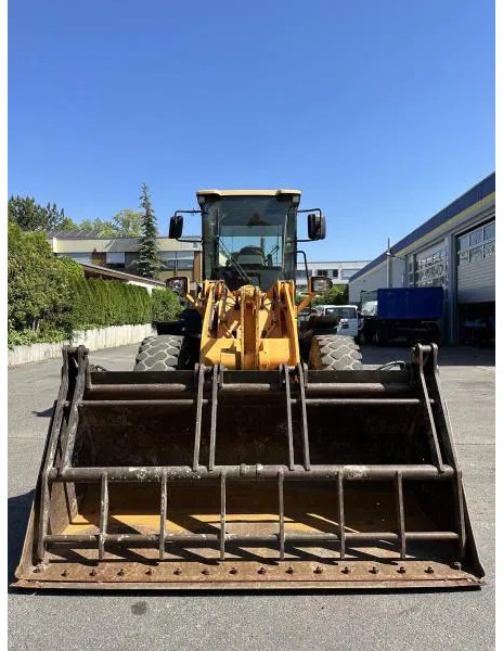 Hyundai HL730-9A 4X4 Radlader Mulch-/Klappschaufel KLIMA A HL730-9A 4X4 Radlader Mulch-/Klappschaufel KLIMA A/C - 轮式装载机:图3 Hyundai HL730-9A 4X4 Radlader Mulch-/Klappschaufel KLIMA A HL730-9A 4X4 Radlader Mulch-/Klappschaufel KLIMA A/C - 轮式装载机:图3