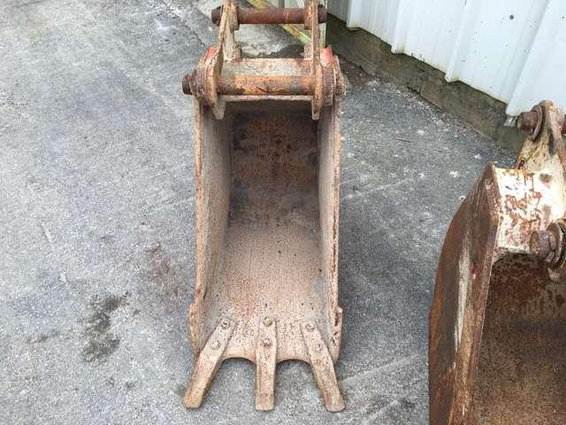 CATERPILLAR 450mm - Tractopelle - 挖掘机铲斗:图2 CATERPILLAR 450mm - Tractopelle - 挖掘机铲斗:图2