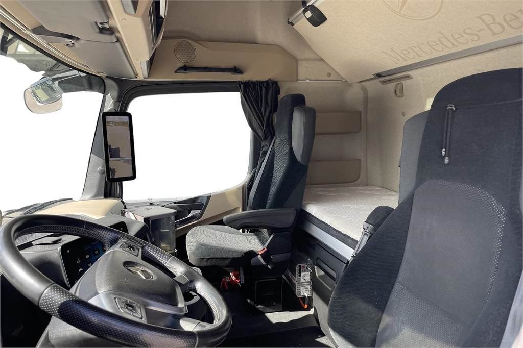 Mercedes-Benz ACTROS ACTROS 2551LS 6x2/4 Väliteli - 牵引车:图5 Mercedes-Benz ACTROS ACTROS 2551LS 6x2/4 Väliteli - 牵引车:图5