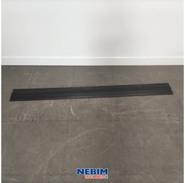 Volvo Volvo - 23830538 - Sideskirt extention aero rechts boven 1775mm - 备件 适用于 卡车:图1 Volvo Volvo - 23830538 - Sideskirt extention aero rechts boven 1775mm - 备件 适用于 卡车:图1