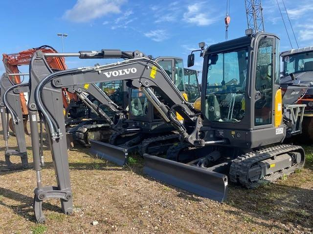 Volvo ECR 35 D MIETE / RENTAL (12002078) - 小型挖掘机:图1 Volvo ECR 35 D MIETE / RENTAL (12002078) - 小型挖掘机:图1