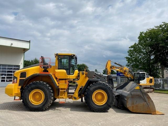 Volvo L 260 H 6.8 cbm MIETE / RENTAL (12002252) - 轮式装载机:图5 Volvo L 260 H 6.8 cbm MIETE / RENTAL (12002252) - 轮式装载机:图5