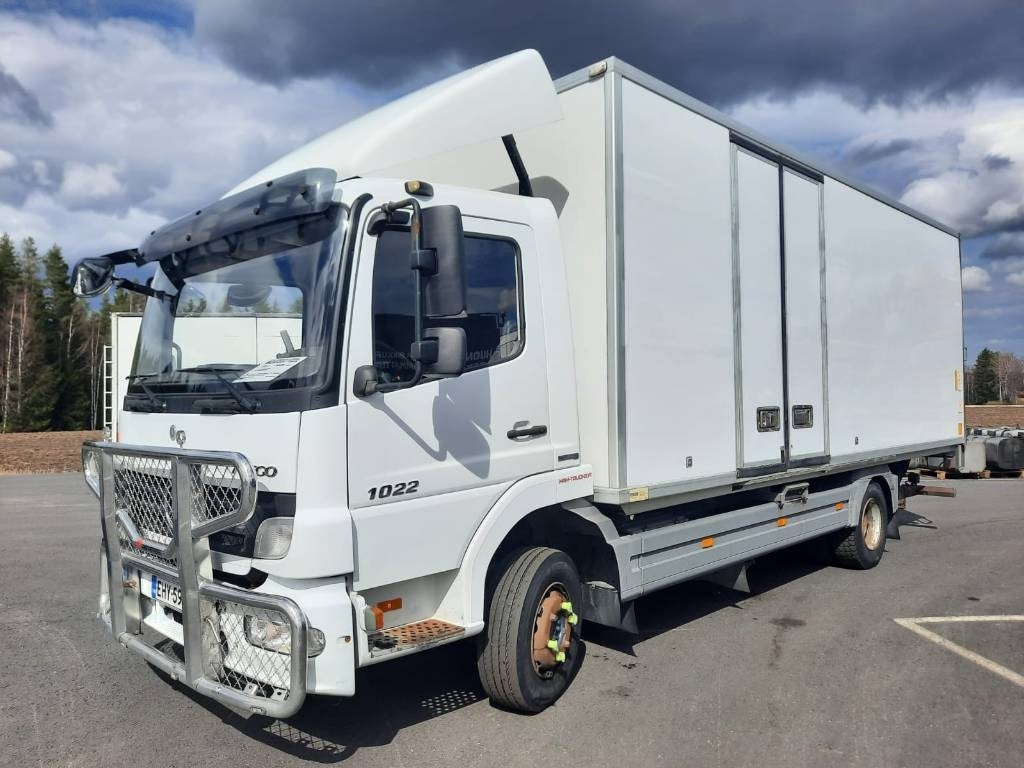 Mercedes-Benz Atego 1022 - 厢式卡车:图1 Mercedes-Benz Atego 1022 - 厢式卡车:图1