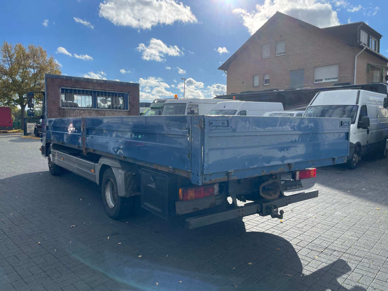 Mercedes-Benz Atego 818 Pritsche Euro 5 - 平板货车:图2 Mercedes-Benz Atego 818 Pritsche Euro 5 - 平板货车:图2
