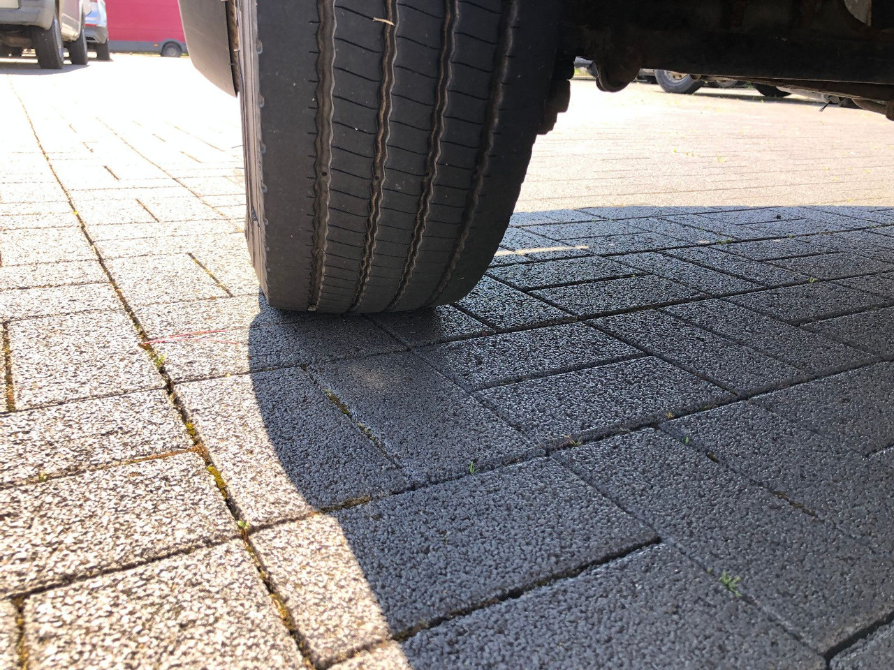 无侧窗厢式货车 Mercedes-Benz Vario 816：图23