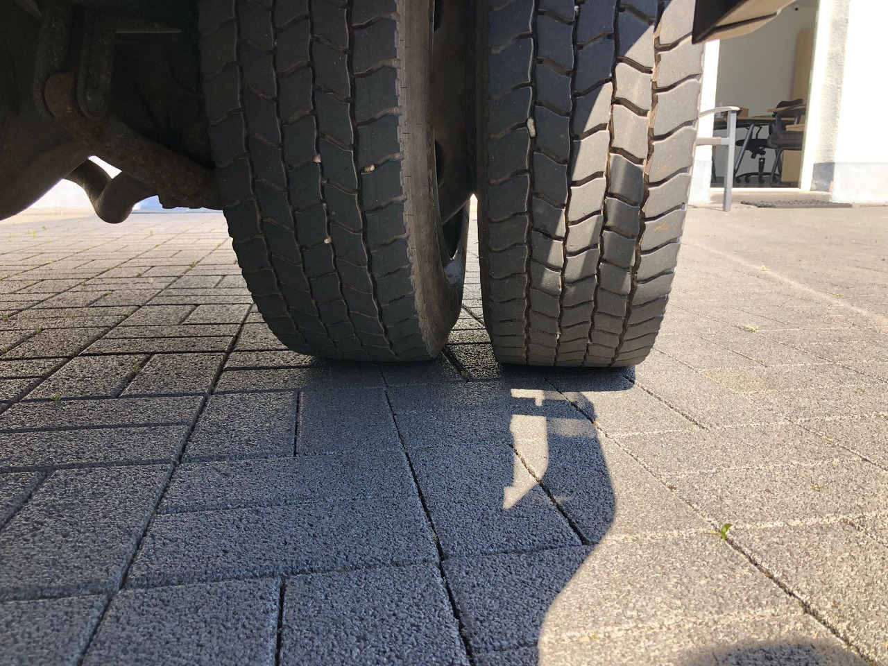 无侧窗厢式货车 Mercedes-Benz Vario 816：图20