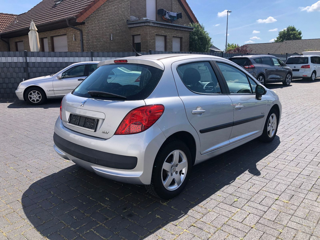 Peugeot 207 Urban Move 1.4i - 轿车:图2 Peugeot 207 Urban Move 1.4i - 轿车:图2