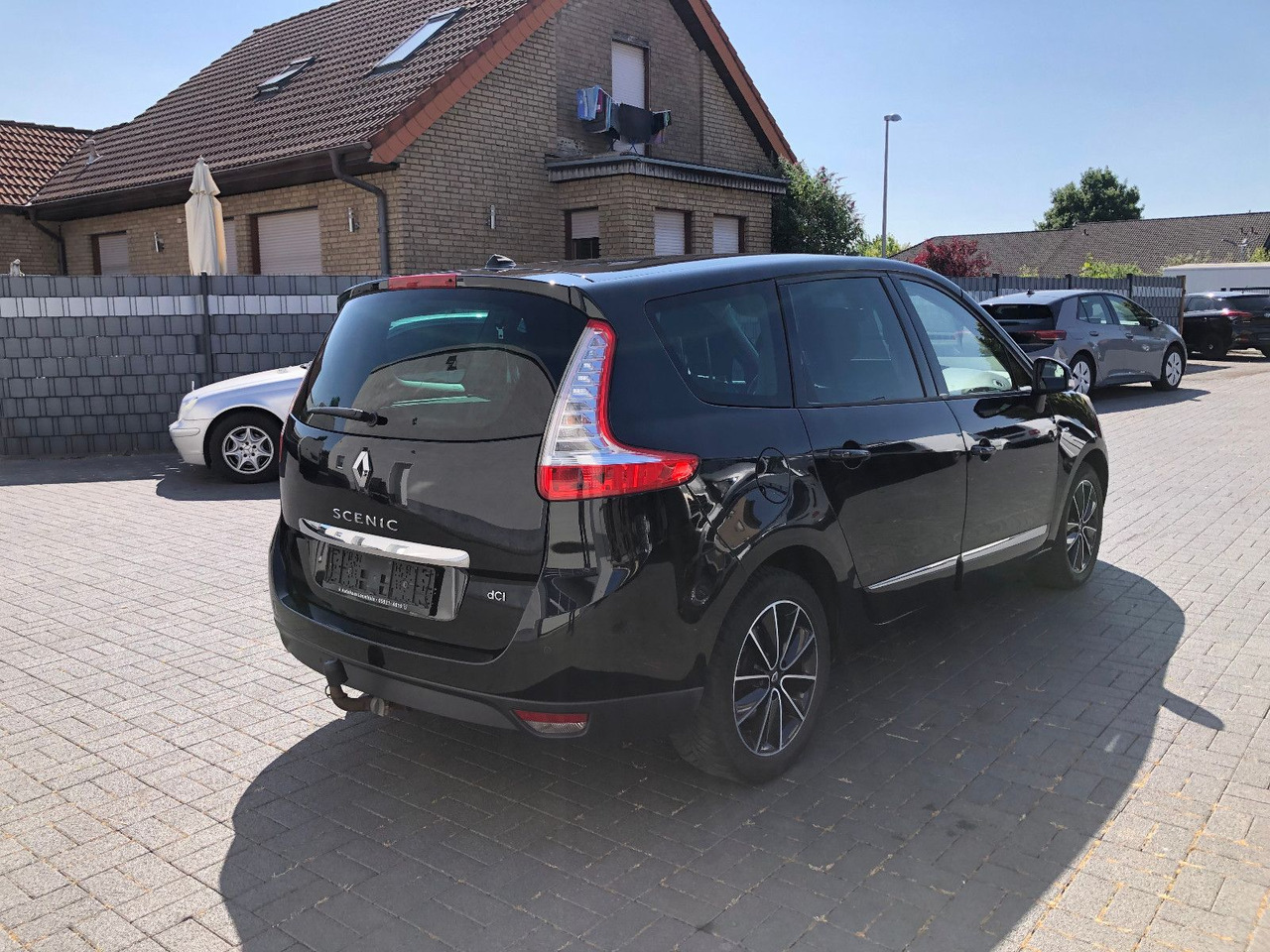 Renault Scenic Grand 2.0 dCi 150 BOSE Edition,Automatik - 小型客车:图2 Renault Scenic Grand 2.0 dCi 150 BOSE Edition,Automatik - 小型客车:图2