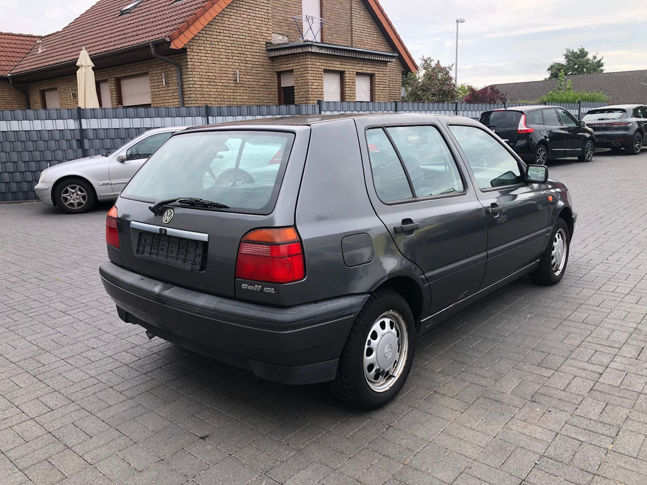 Volkswagen Golf 1.8 GL Klima - 轿车:图2 Volkswagen Golf 1.8 GL Klima - 轿车:图2