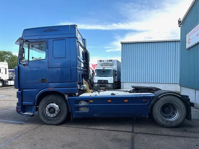 DAF 95.380 XF SPACECAB (EURO 2 / ZF16 MANUAL GEARBOX / HYDRAULIC KIT / P.T.O. / SIDE SKIRTS / AIRCONDITIONING) - 牵引车:图5 DAF 95.380 XF SPACECAB (EURO 2 / ZF16 MANUAL GEARBOX / HYDRAULIC KIT / P.T.O. / SIDE SKIRTS / AIRCONDITIONING) - 牵引车:图5