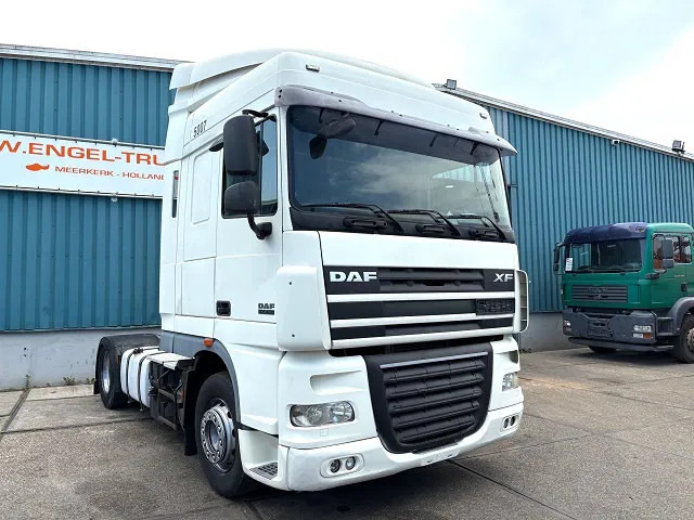 DAF XF 105.460 SPACECAB (4 IDENTICAL UNITS AVAILBLE) (ZF16 MANUAL GEARBOX / MX-BRAKE / 870+430 LITER TANK / FRIDGE / AIRCONDITIONING - 牵引车:图2 DAF XF 105.460 SPACECAB (4 IDENTICAL UNITS AVAILBLE) (ZF16 MANUAL GEARBOX / MX-BRAKE / 870+430 LITER TANK / FRIDGE / AIRCONDITIONING - 牵引车:图2