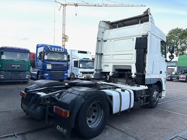 DAF XF 105.460 SPACECAB (ZF-MANUAL GEARBOX / 2x DIESELTANK / MX-ENGINE BRAKE / AIRCONDITIONING / FRIDGE / ETC.) - 牵引车:图2 DAF XF 105.460 SPACECAB (ZF-MANUAL GEARBOX / 2x DIESELTANK / MX-ENGINE BRAKE / AIRCONDITIONING / FRIDGE / ETC.) - 牵引车:图2