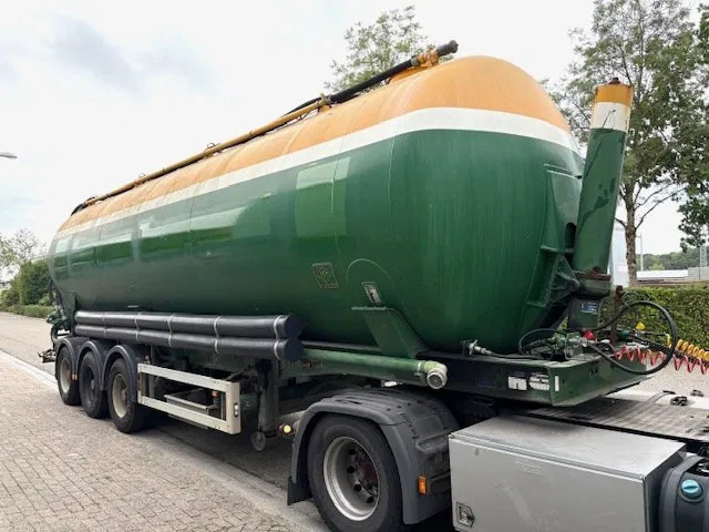 Feldbinder KIP48 3 3-AXLE 48M3 KIPPING SILO TRAILER (SAF AXLES / DRUM BRAKES / 4 COMPARTMENTS) - 液罐半拖车:图2 Feldbinder KIP48 3 3-AXLE 48M3 KIPPING SILO TRAILER (SAF AXLES / DRUM BRAKES / 4 COMPARTMENTS) - 液罐半拖车:图2