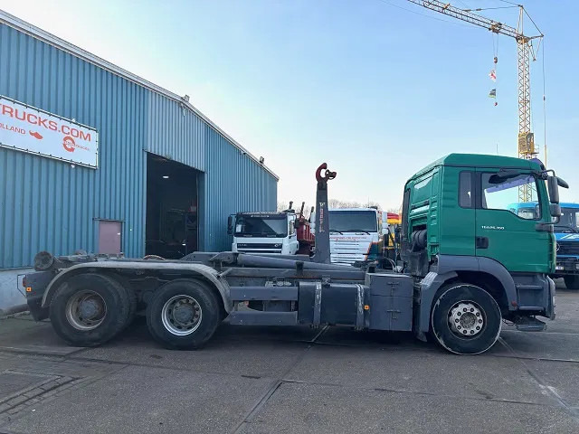 MAN TGA 26.360BB 6x4 FULL STEEL MULTILIFT HOOK-ARM (ZF16 MANUAL GEARBOX / FULL STEEL SUSPENSION / REDUCTION AXLES / AIRCONDITIONING) - 吊钩升降车:图4 MAN TGA 26.360BB 6x4 FULL STEEL MULTILIFT HOOK-ARM (ZF16 MANUAL GEARBOX / FULL STEEL SUSPENSION / REDUCTION AXLES / AIRCONDITIONING) - 吊钩升降车:图4