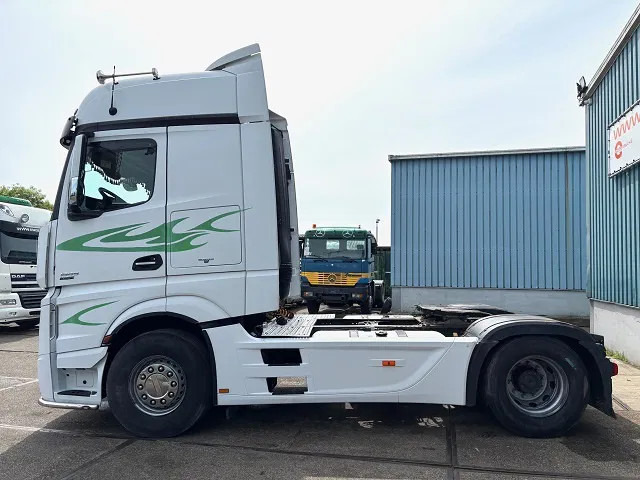 Mercedes-Benz Actros 1845 LS BIGSPACE (RETARDER / EURO 5 / TELLIGENT GEARBOX / FULL SPOILERSET / 2x DIESELTANK / AIRCONDITIONING) - 牵引车:图5 Mercedes-Benz Actros 1845 LS BIGSPACE (RETARDER / EURO 5 / TELLIGENT GEARBOX / FULL SPOILERSET / 2x DIESELTANK / AIRCONDITIONING) - 牵引车:图5