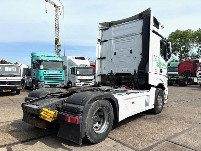 Mercedes-Benz Actros 1845 LS BIGSPACE (RETARDER / EURO 5 / TELLIGENT GEARBOX / FULL SPOILERSET / 2x DIESELTANK / AIRCONDITIONING) - 牵引车:图3 Mercedes-Benz Actros 1845 LS BIGSPACE (RETARDER / EURO 5 / TELLIGENT GEARBOX / FULL SPOILERSET / 2x DIESELTANK / AIRCONDITIONING) - 牵引车:图3